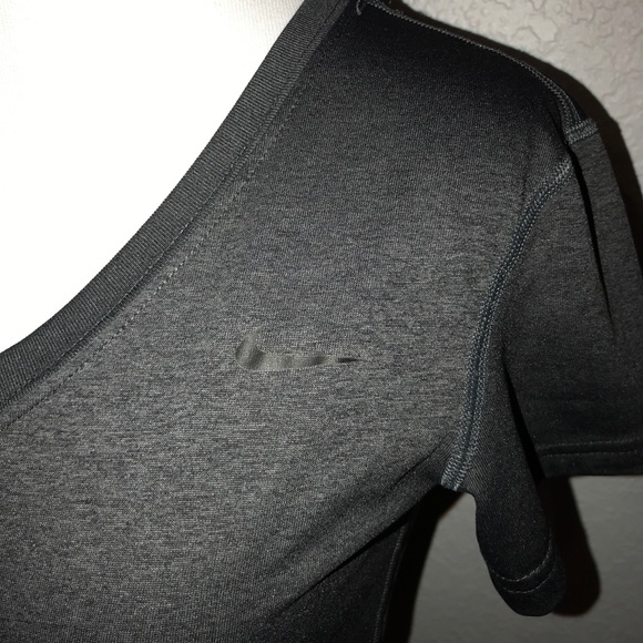 Nike drifit Vneck - Picture 2 of 2
